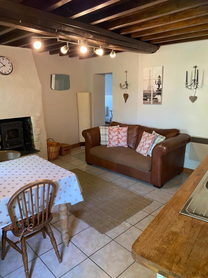 Mantilly Cottage Bagian luar foto